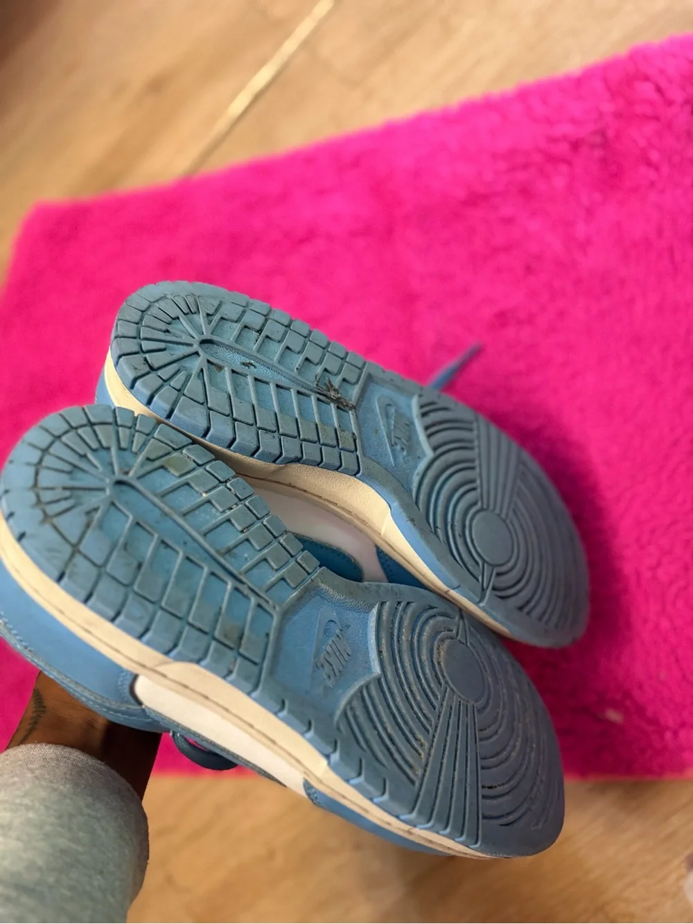 Nike Low-Top Sneakers in Light Blue and White